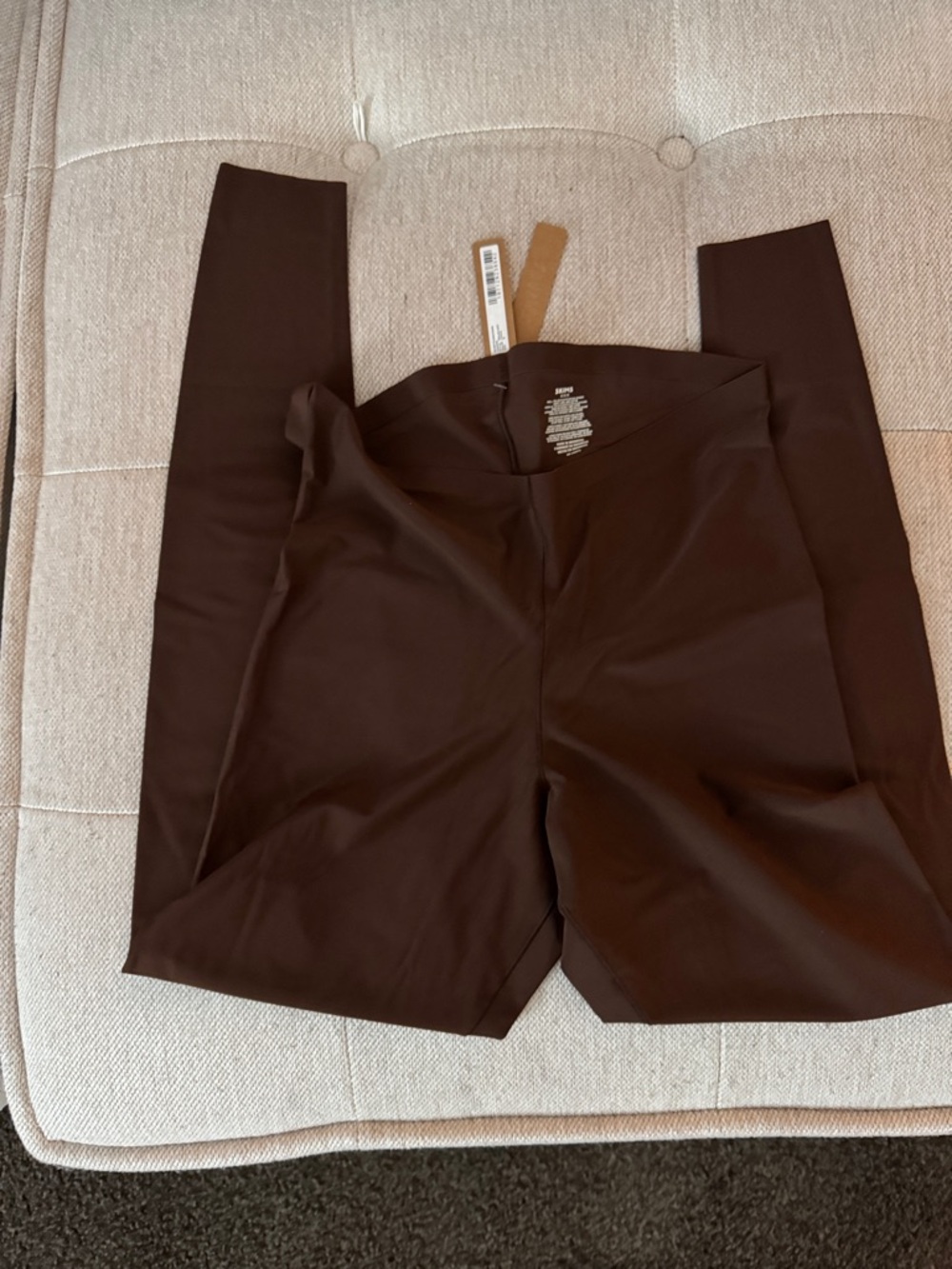 SKIMS Seamless Foundation Leggings Set in Nude, Black, and Brown - Picture 2 of 10